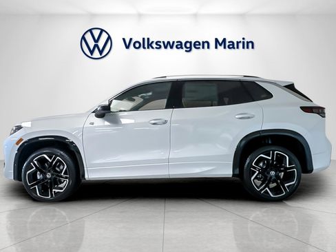 New 2026 Volkswagen Tiguan SEL R-Line image 2
