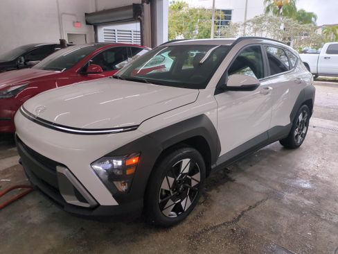 Used 2025 Hyundai Kona SEL image 8