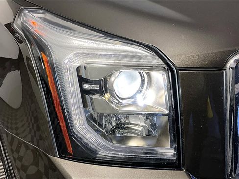 Used 2020 GMC Yukon Denali w/ Open Road Package image 28