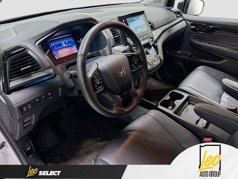 Used 2024 Honda Odyssey Elite image 11