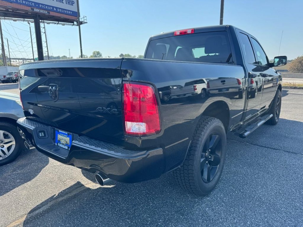 Used 2017 RAM 1500 Express w/ Black Ram 1500 Express Group AWD/4WD image 3