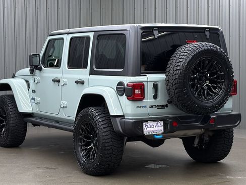 Used 2024 Jeep Wrangler Unlimited w/ Convenience Group AWD/4WD image 3