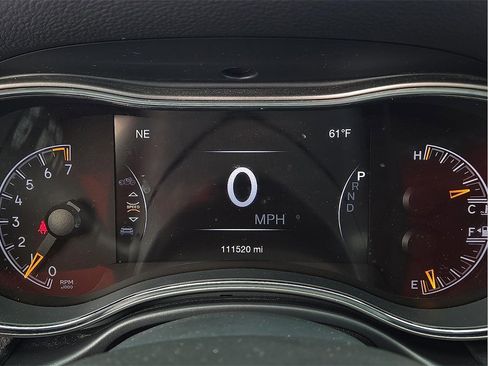 Used 2017 Jeep Grand Cherokee Altitude image 18