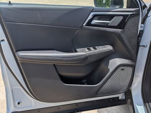 New 2026 Mitsubishi Outlander LE FWD image 9