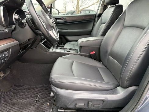 Used 2017 Subaru Outback 3.6R Limited image 19