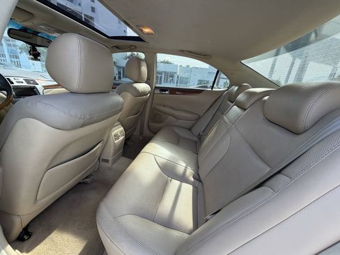 Used 2005 Lexus ES 330 FWD image 12