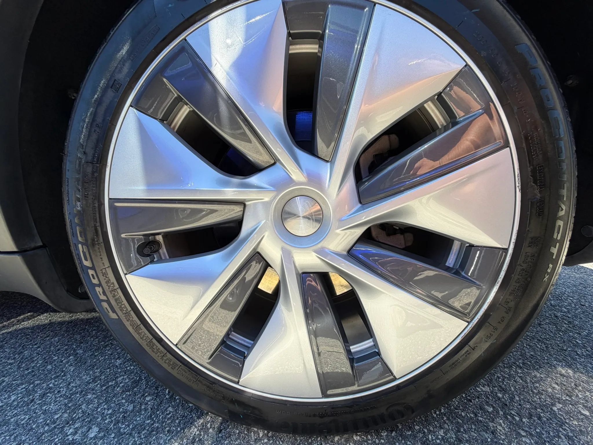 Used 2023 Tesla Model Y Long Range AWD/4WD image 29