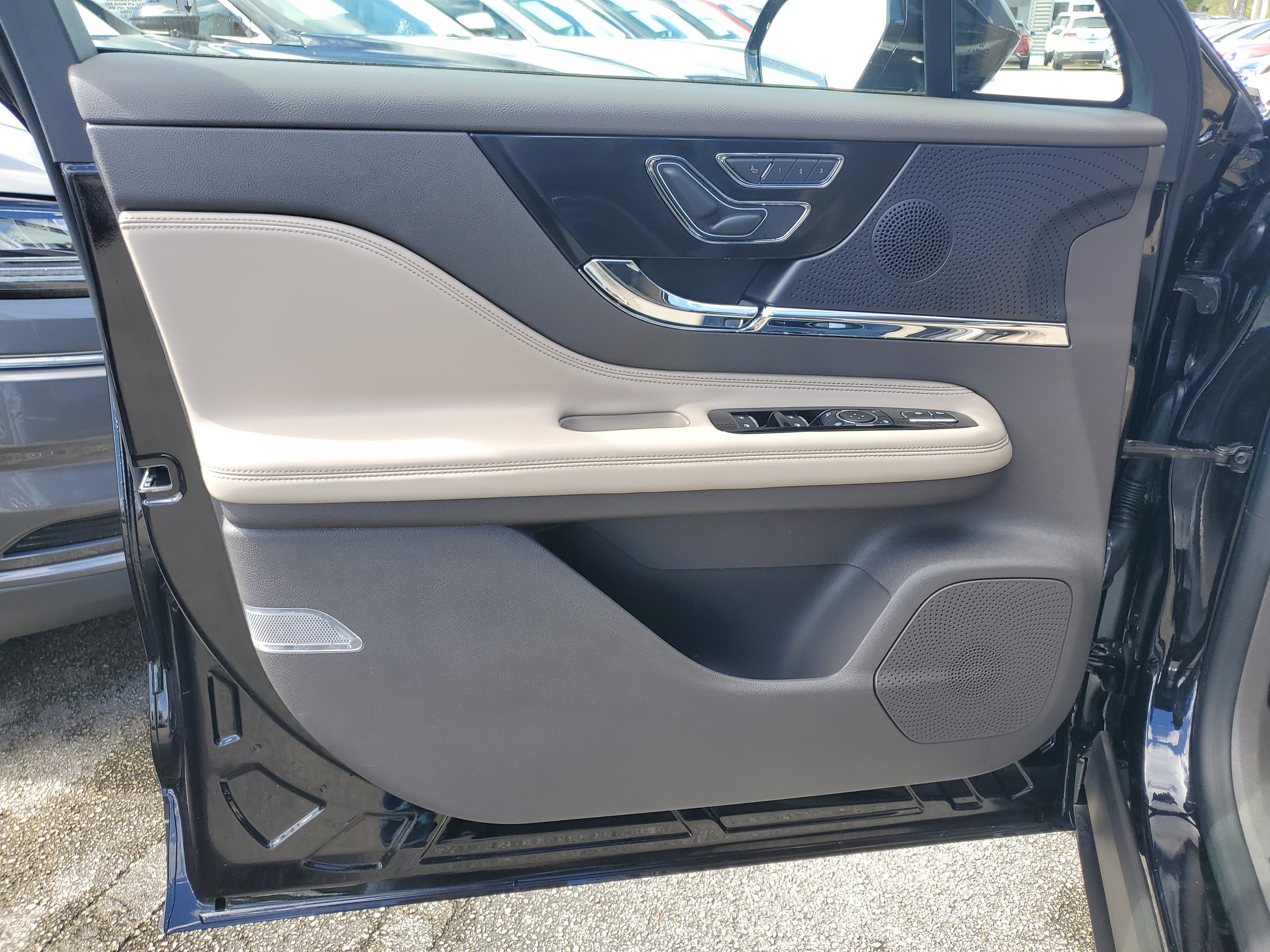 Used 2024 Lincoln Corsair FWD image 15
