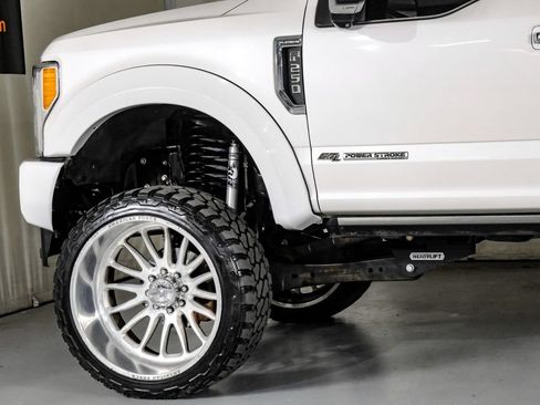 Used 2018 Ford F250 Platinum w/ Platinum Ultimate Package AWD/4WD image 12