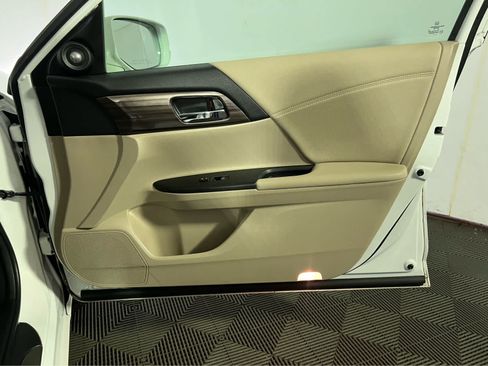 Used 2017 Honda Accord EX-L image 30