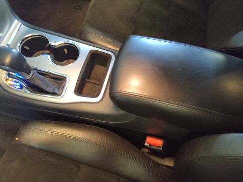 Used 2018 Jeep Grand Cherokee Laredo image 26