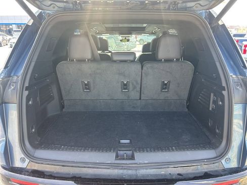 Used 2025 Chevrolet Traverse High Country image 39