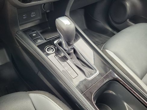 Used 2023 Nissan Kicks SR w/ SR Premium Package FWD image 30