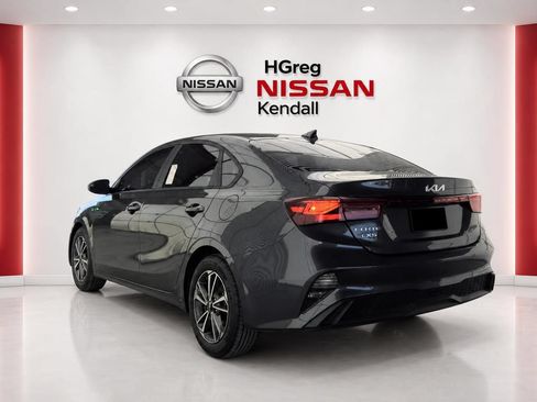 Used 2023 Kia Forte LXS FWD image 2