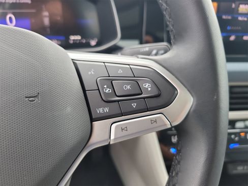 Certified 2025 Volkswagen Jetta SE image 29