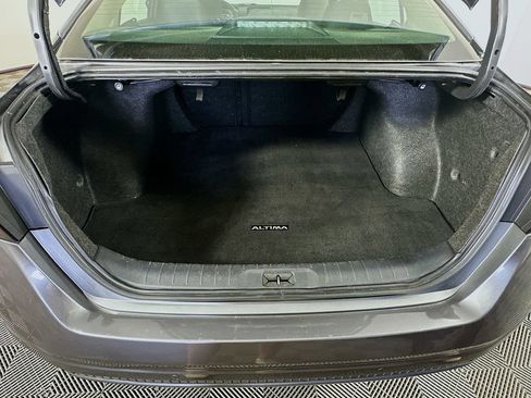 Used 2024 Nissan Altima 2.5 SV FWD image 31