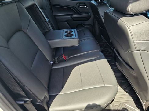 New 2025 Chevrolet Colorado LT w/ LT Convenience Package RWD image 12