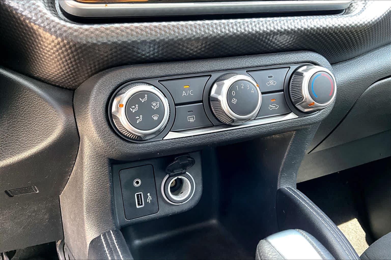 Used 2019 Nissan Kicks S FWD image 35