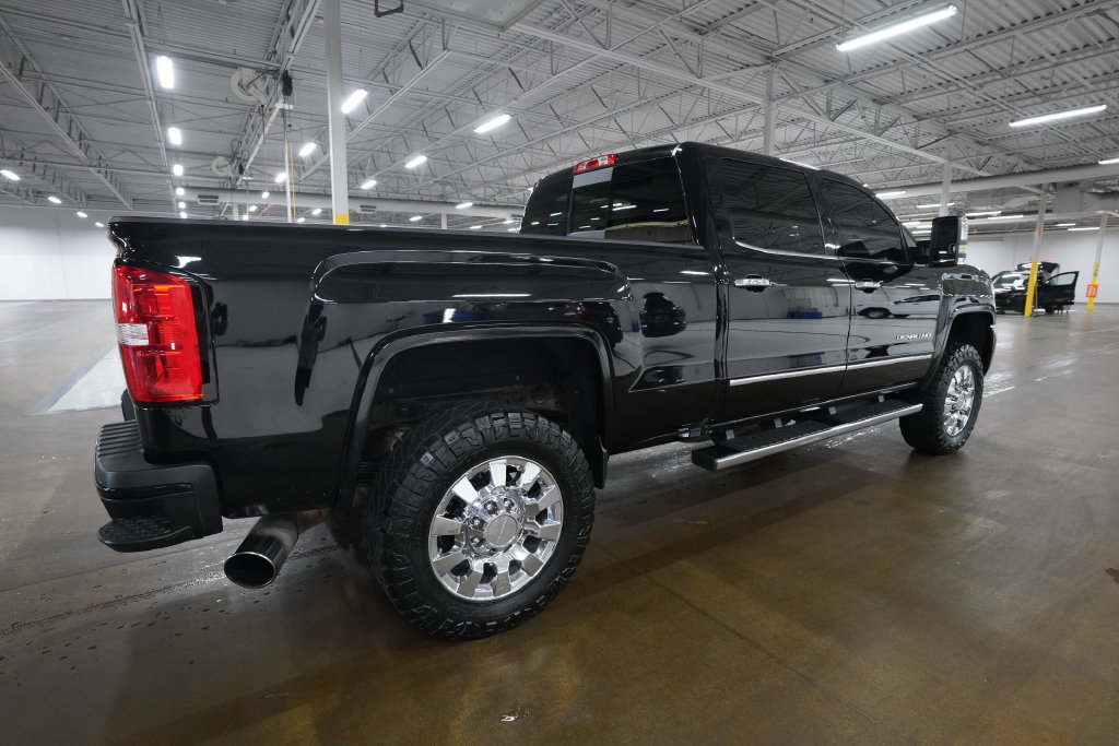 Used 2016 GMC Sierra 2500 Denali w/ Driver Alert Package AWD/4WD image 32