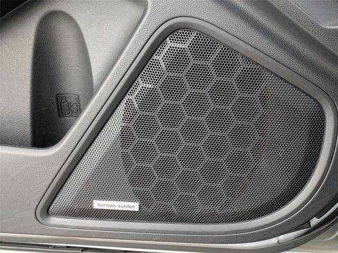 Used 2021 Subaru Outback Limited XT image 19