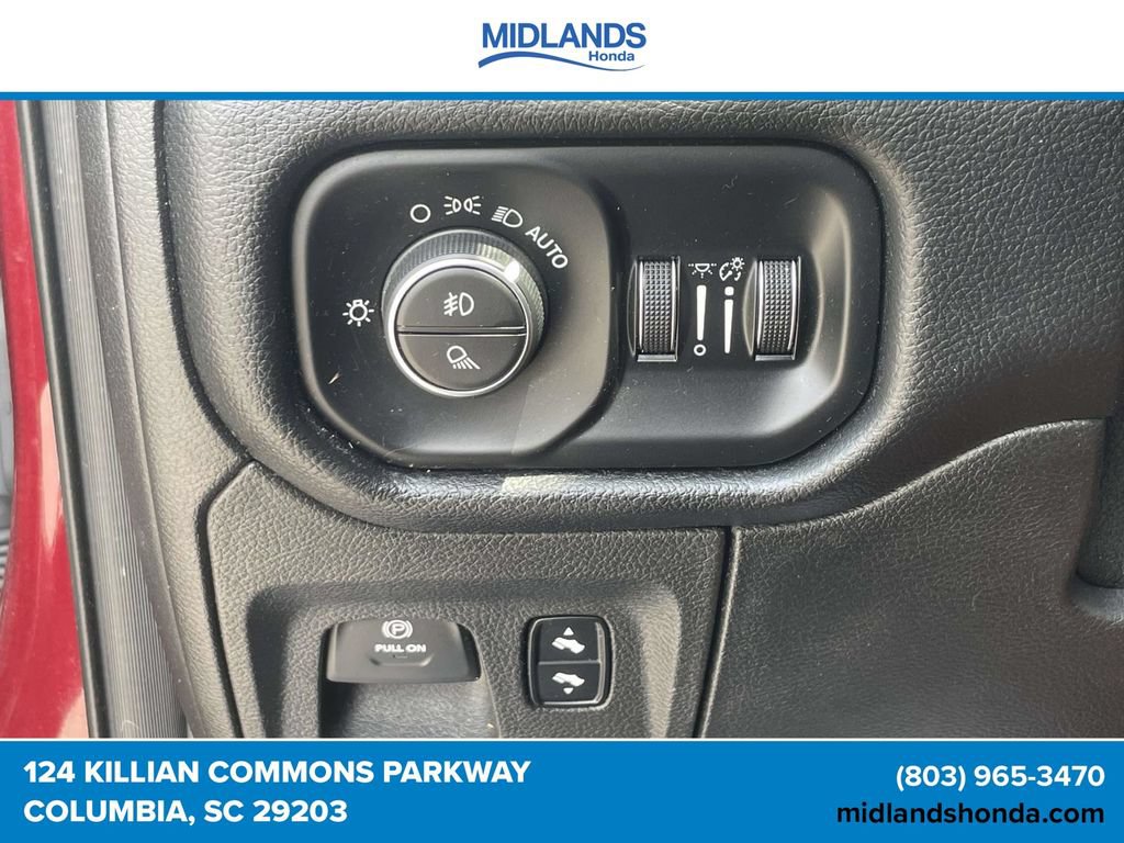 Used 2019 RAM 1500 Laramie AWD/4WD image 16