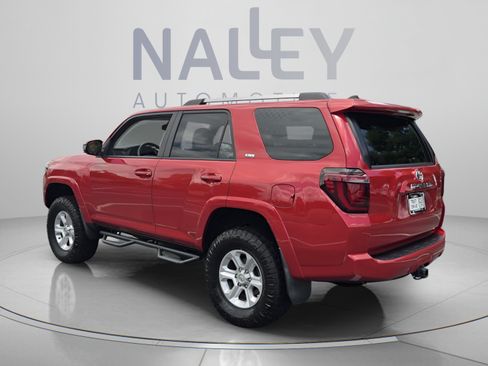Used 2020 Toyota 4Runner SR5 AWD/4WD image 3