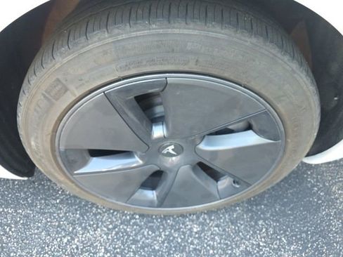 Used 2022 Tesla Model 3 RWD image 8