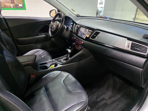 Used 2018 Kia Niro Touring image 24