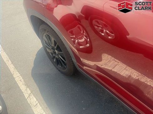 Used 2019 Toyota Highlander SE image 11