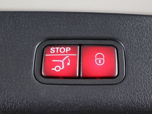 Used 2023 Mercedes-Benz GLC 300 4MATIC image 21
