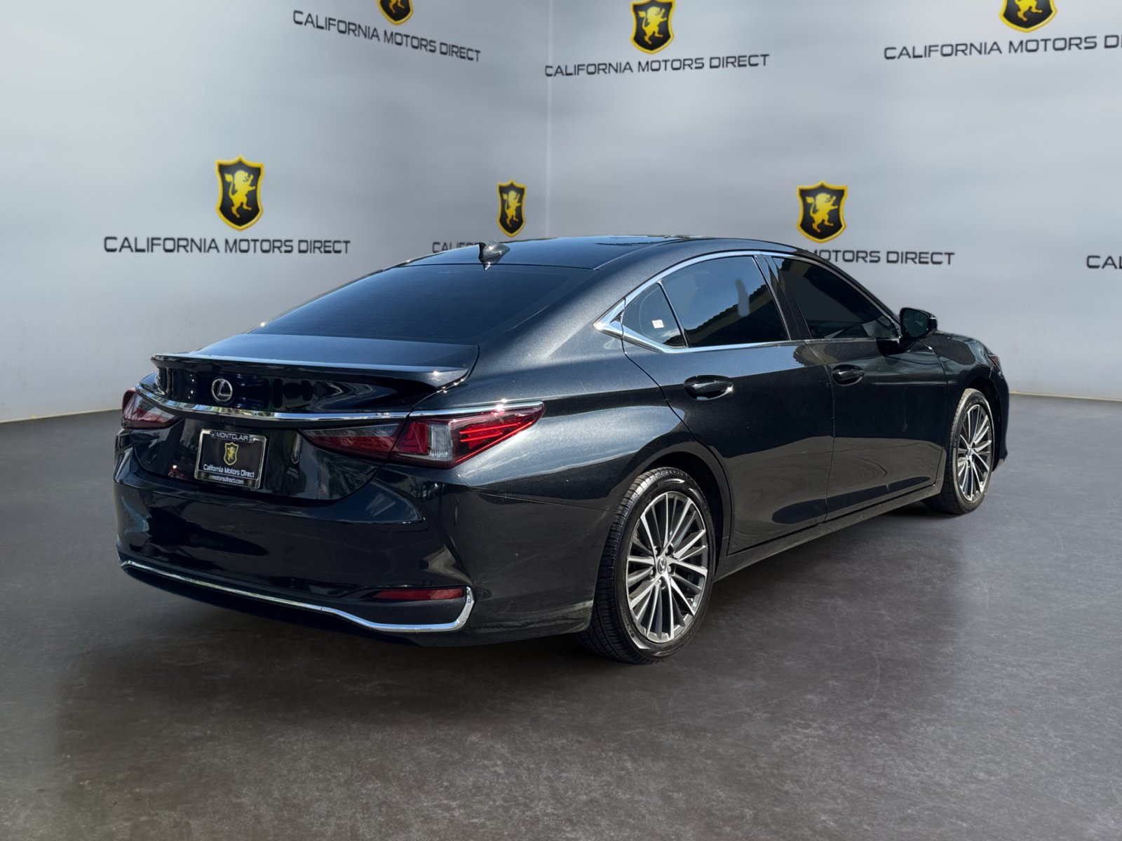 Used 2023 Lexus ES 300h w/ Premium Package FWD image 5