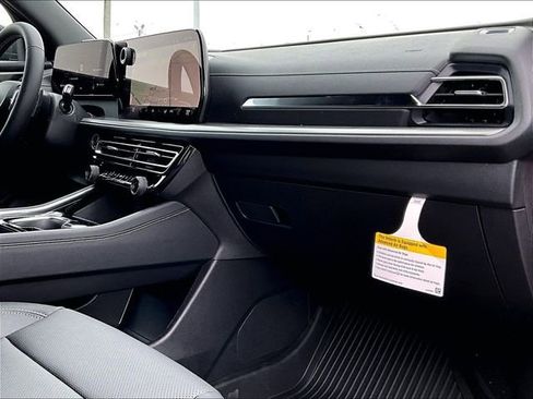 New 2026 Chevrolet Traverse LT w/ Driver Confidence Package image 9