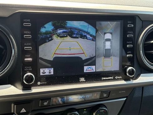 Used 2022 Toyota Tacoma Limited AWD/4WD image 3