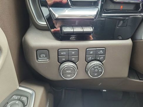 Used 2024 Chevrolet Silverado 1500 LTZ w/ LTZ Premium Package AWD/4WD image 24