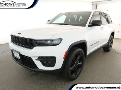 Used 2023 Jeep Grand Cherokee Altitude
