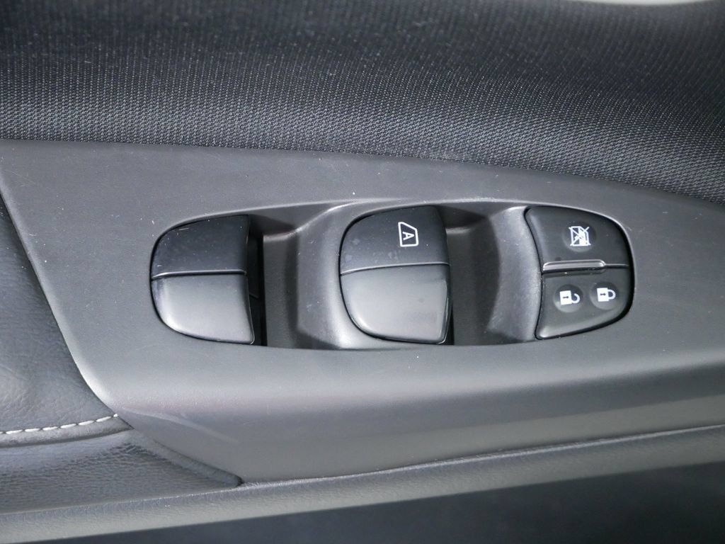 Used 2018 Nissan Sentra SV FWD image 20