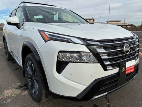 Certified 2024 Nissan Rogue Platinum w/ Platinum Premium Package image 8