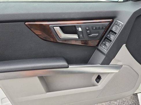 Used 2013 Mercedes-Benz GLK 350 4MATIC image 9