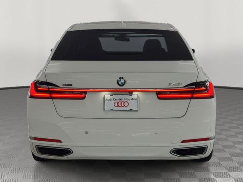 Used 2020 BMW 740i xDrive w/ Premium Package AWD/4WD image 10