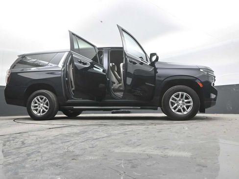 Used 2022 Chevrolet Suburban LS AWD/4WD image 55
