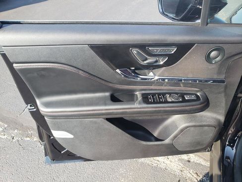 Used 2023 Lincoln Corsair Reserve w/ Equipment Group 202A image 12