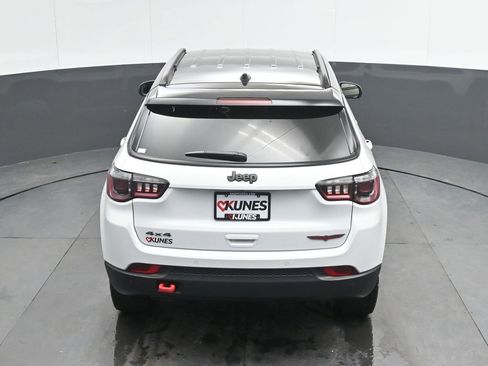 Used 2025 Jeep Compass Trailhawk AWD/4WD image 27