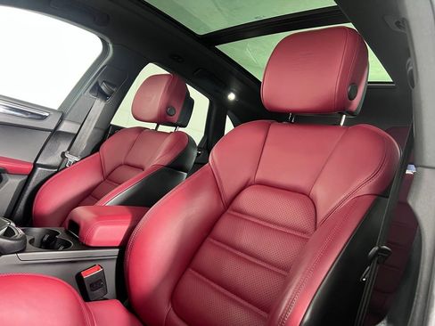 Certified 2023 Porsche Macan Turbo AWD/4WD image 5