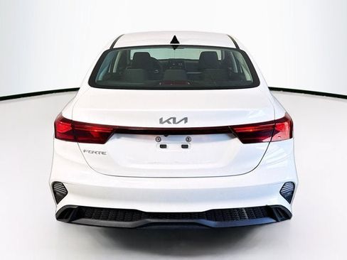 Used 2023 Kia Forte LXS w/ LXS Technology Package FWD image 6