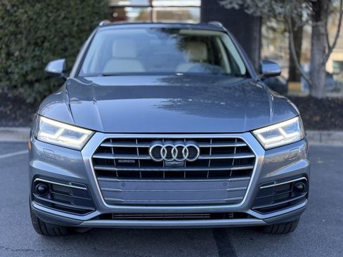 Used 2019 Audi Q5 Prestige w/ Prestige Package image 3