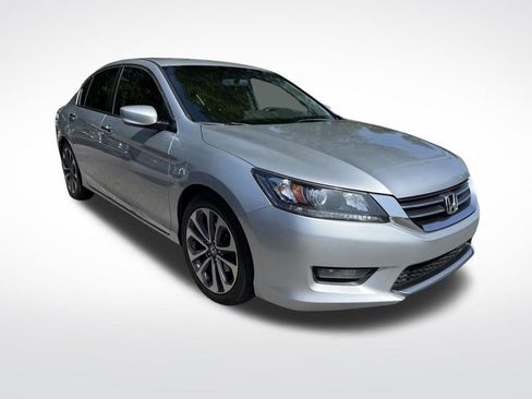 Used 2015 Honda Accord Sport image 2