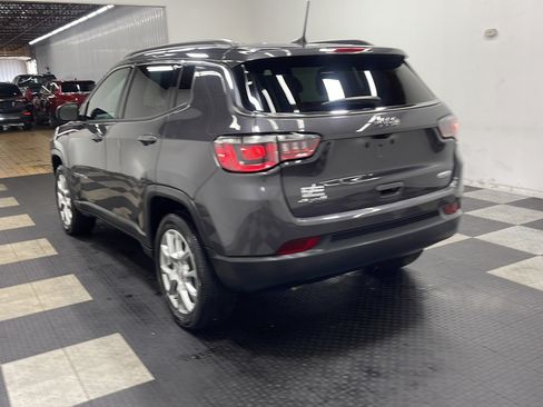 Used 2024 Jeep Compass Latitude AWD/4WD image 15