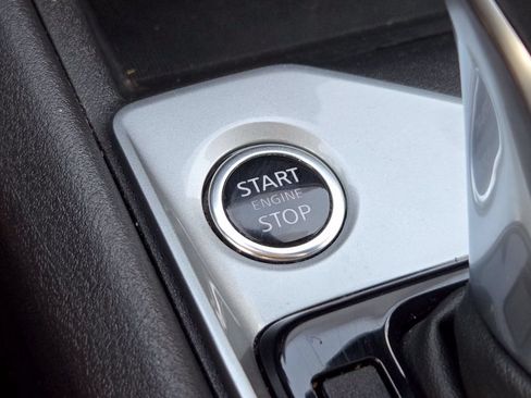 Used 2025 Nissan Altima 2.5 SV FWD image 16