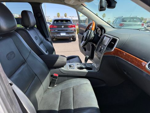 Used 2012 Jeep Grand Cherokee Overland AWD/4WD image 19