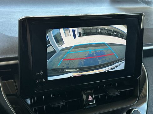 Used 2025 Toyota Corolla LE FWD image 16